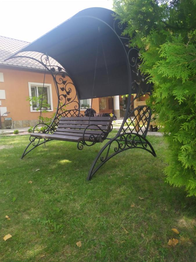 Білий Птах Hotel Svityaz' Exterior photo